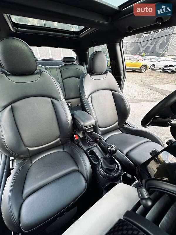 Хэтчбек MINI Cooper 2015 в Львове