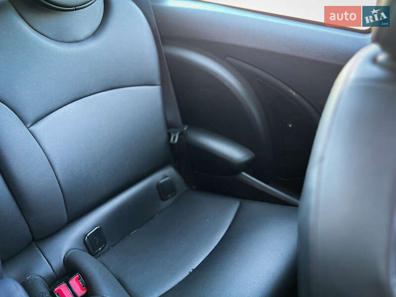 Хэтчбек MINI Cooper 2011 в Киеве