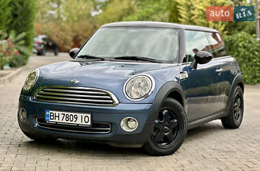 Хэтчбек MINI Cooper 2009 в 