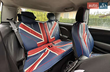 Хэтчбек MINI Cooper 2009 в 