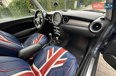 Хэтчбек MINI Cooper 2009 в 