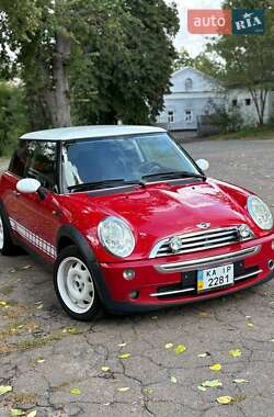 Хэтчбек MINI Cooper 2005 в Корсуне-Шевченковском