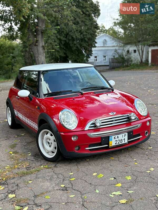 Хэтчбек MINI Cooper 2005 в 