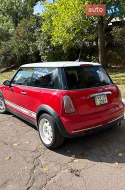 Хэтчбек MINI Cooper 2005 в 