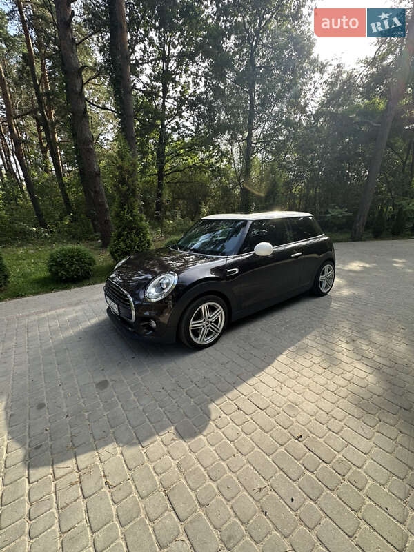Хэтчбек MINI Cooper 2016 в Львове