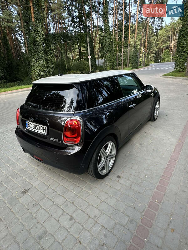 Хэтчбек MINI Cooper 2016 в Львове