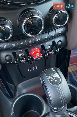 Хетчбек MINI Cooper 2016 в 