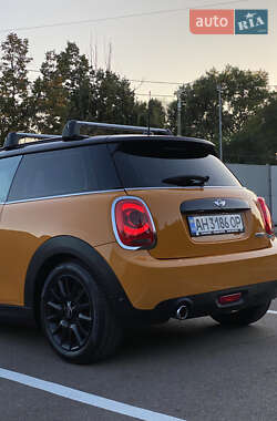 Хетчбек MINI Cooper 2016 в 