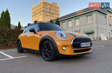 Хетчбек MINI Cooper 2016 в 