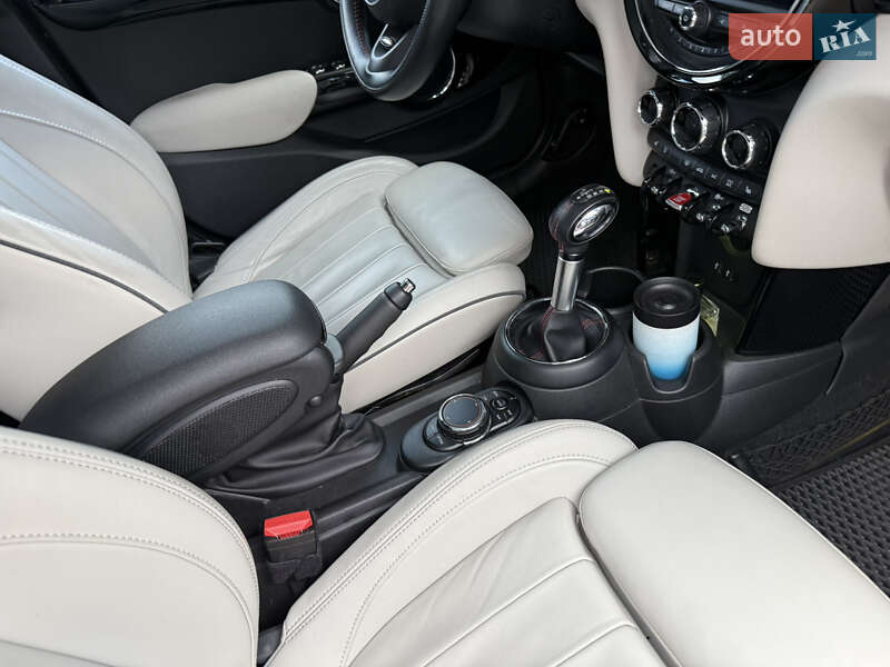 Хэтчбек MINI Cooper 2018 в Киеве