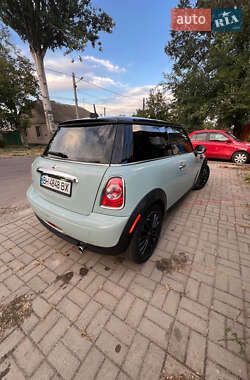 Хетчбек MINI Cooper 2011 в 