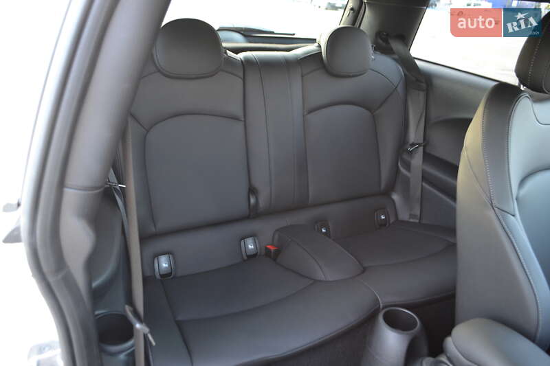 Хэтчбек MINI Cooper 2023 в Житомире фото 25 Хэтчбек MINI Cooper 2023 в Житомире