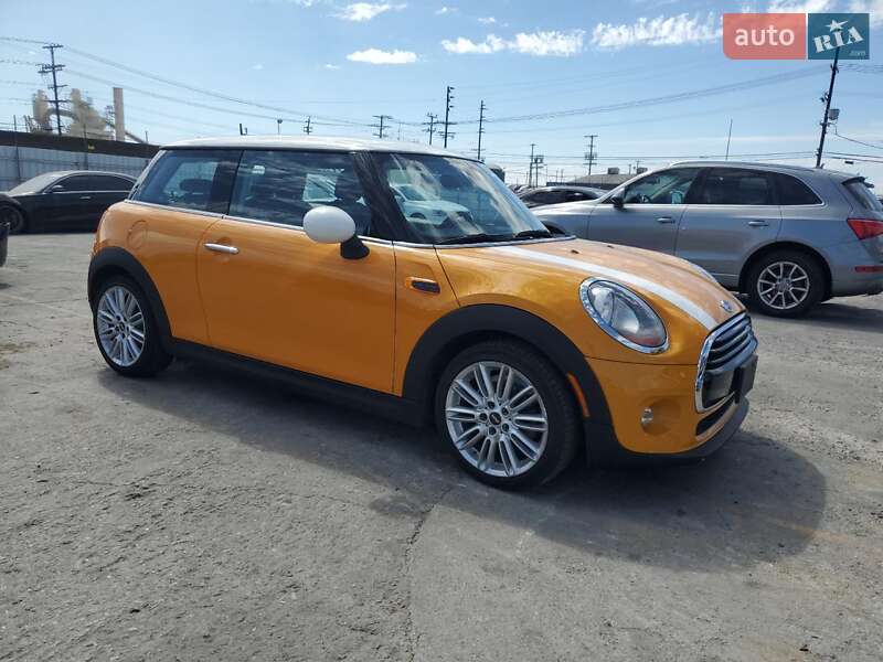 Хэтчбек MINI Cooper 2016 в Ивано-Франковске