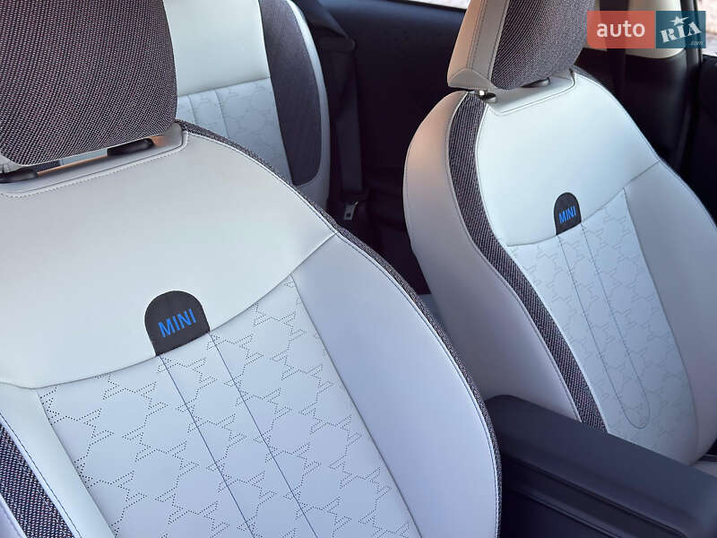 Хэтчбек MINI Cooper 2025 в Киеве