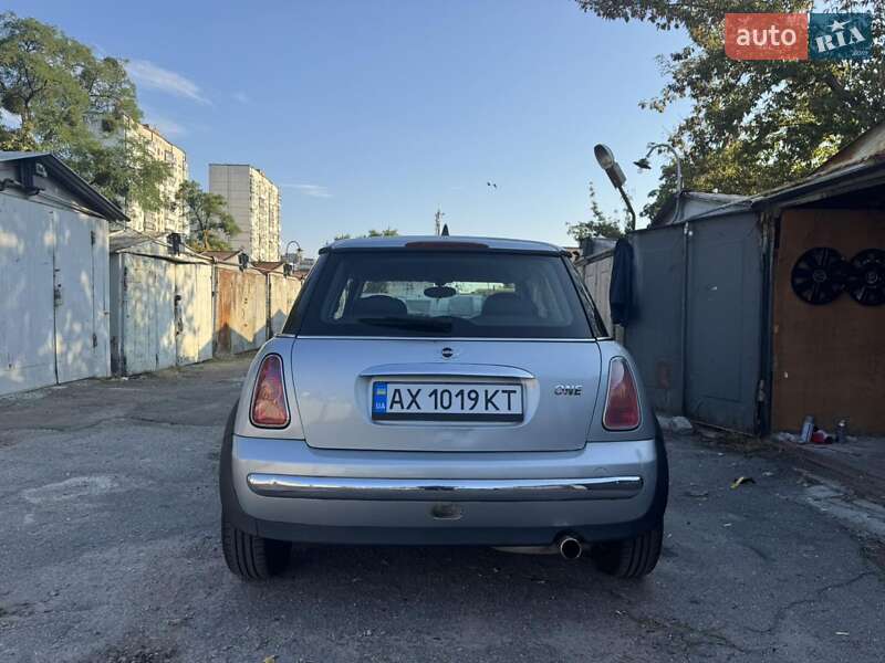 Хетчбек MINI Cooper 2002 в Харкові