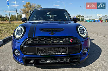 Хетчбек MINI Cooper 2020 в 