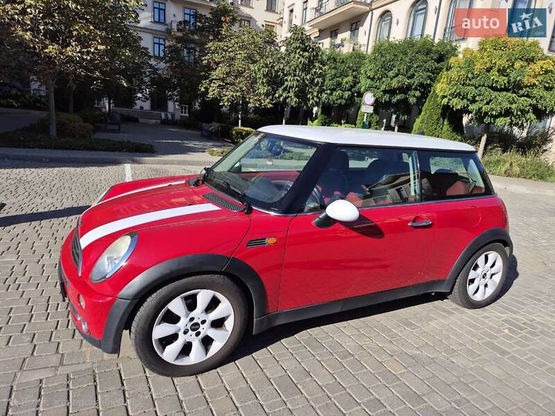 Хетчбек MINI Cooper 2005 в 