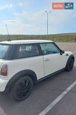 Хэтчбек MINI Cooper 2009 в 