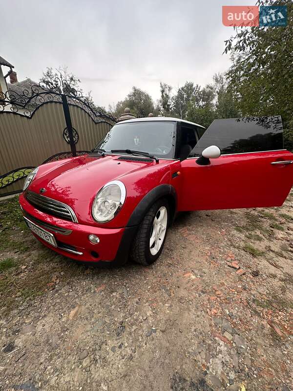 Хетчбек MINI Cooper 2001 в Чернівцях