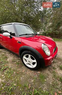 Хэтчбек MINI Cooper 2001 в Черновцах