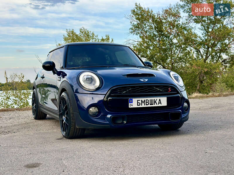 Хэтчбек MINI Cooper 2015 в Днепре