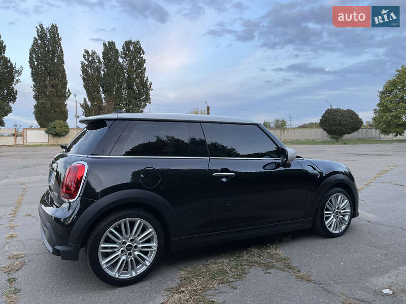 Хэтчбек MINI Cooper 2022 в Запорожье