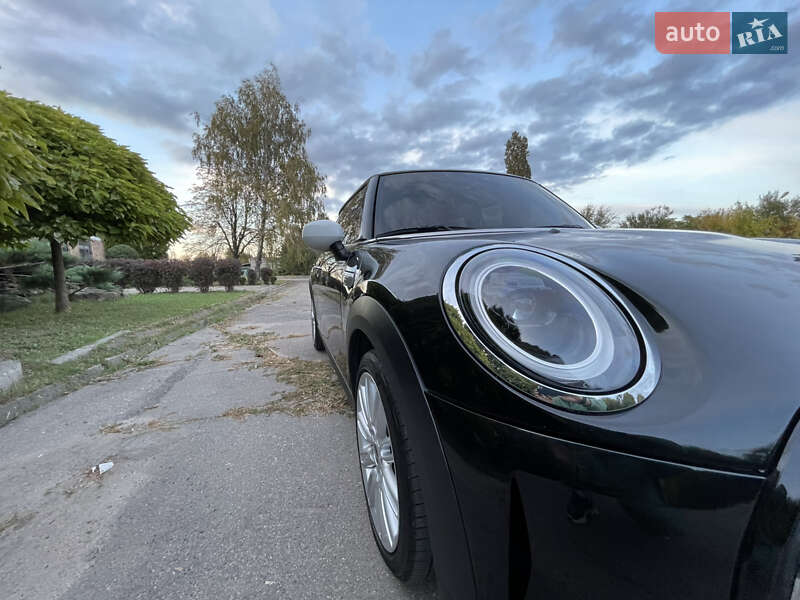 Хэтчбек MINI Cooper 2022 в Запорожье