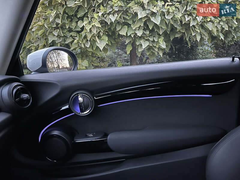 Хэтчбек MINI Cooper 2022 в Запорожье