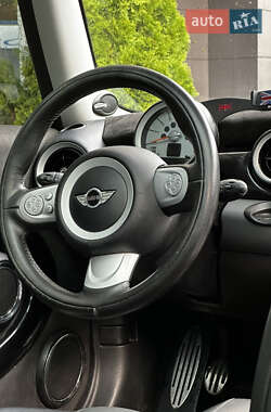 Хэтчбек MINI Cooper 2010 в 