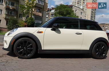 Хэтчбек MINI Cooper 2017 в 