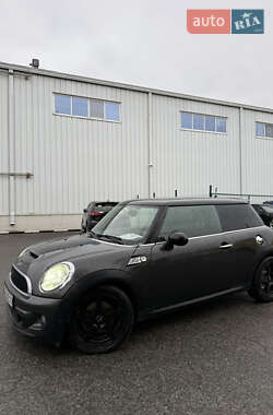 Хетчбек MINI Cooper 2010 в 