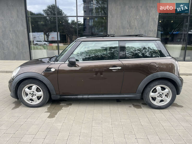 Хетчбек MINI Cooper 2010 в Ужгороді