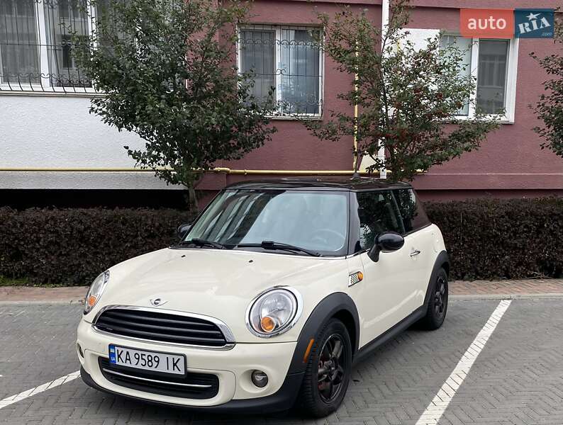 Хэтчбек MINI Cooper 2012 в Киеве