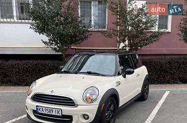Хэтчбек MINI Cooper 2012 в 