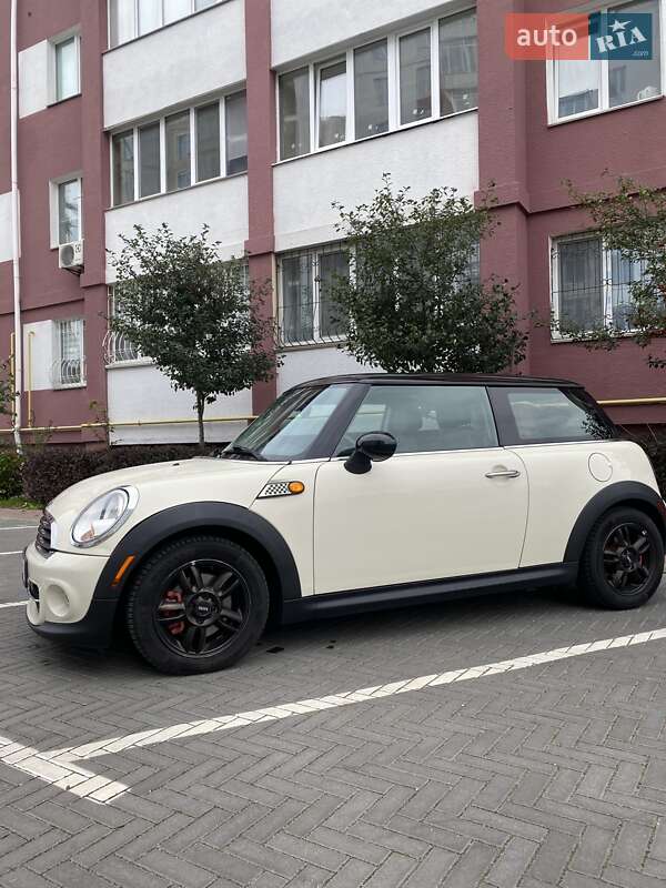 Хэтчбек MINI Cooper 2012 в Киеве