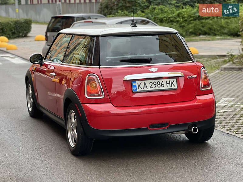 Хэтчбек MINI Cooper 2010 в Киеве