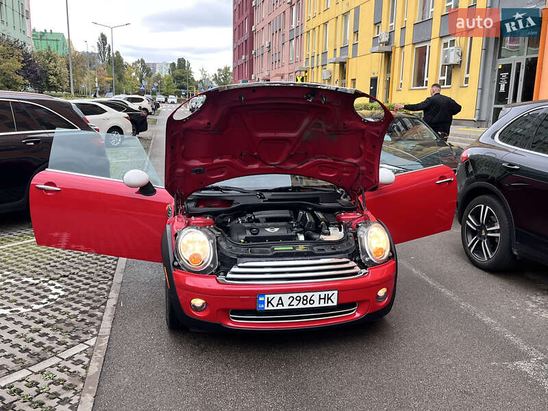 Хэтчбек MINI Cooper 2010 в Киеве