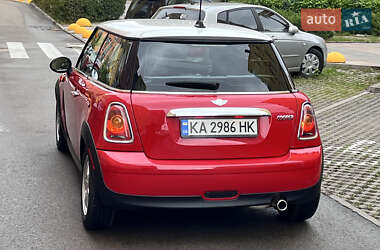 Хетчбек MINI Cooper 2010 в 