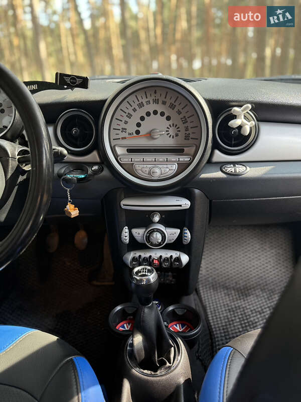 Хэтчбек MINI Cooper 2010 в Сумах