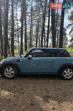 Хэтчбек MINI Cooper 2010 в 