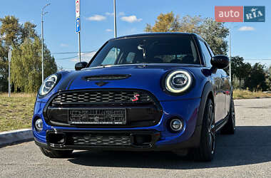 Хэтчбек MINI Cooper 2020 в 