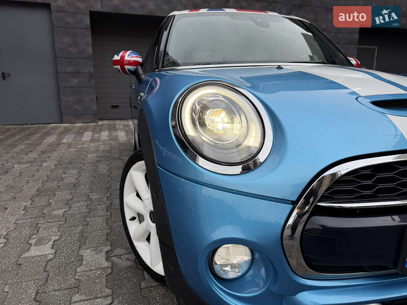 Хетчбек MINI Cooper 2017 в Києві