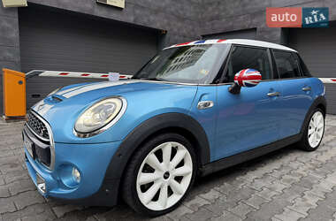 Хэтчбек MINI Cooper 2017 в 