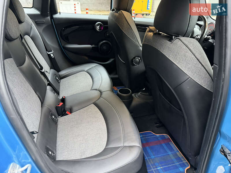 Хетчбек MINI Cooper 2017 в Києві