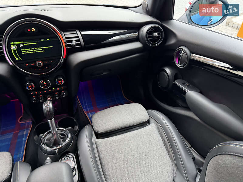 Хетчбек MINI Cooper 2017 в Києві