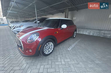 Хэтчбек MINI Cooper 2016 в 