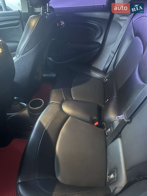 Хэтчбек MINI Cooper 2016 в Николаеве