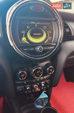 Хэтчбек MINI Cooper 2016 в 