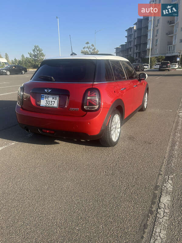 Хэтчбек MINI Cooper 2016 в Николаеве