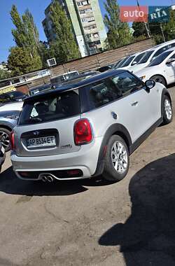 Хэтчбек MINI Cooper 2014 в 
